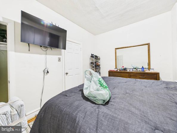 4073 Ford Road, Philadelphia PA 19131