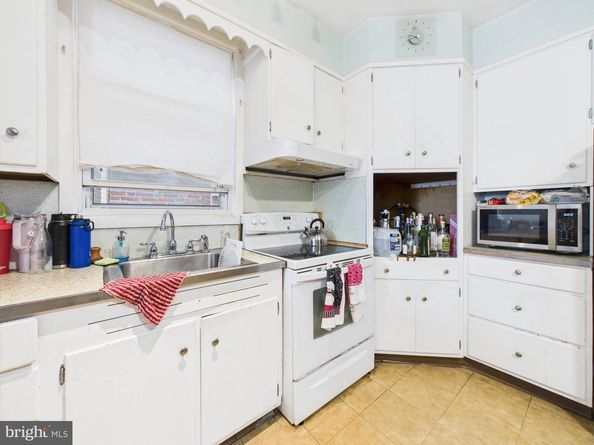 4073 Ford Road, Philadelphia PA 19131