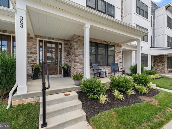 303 W Squire Drive, Newtown Square PA 19073