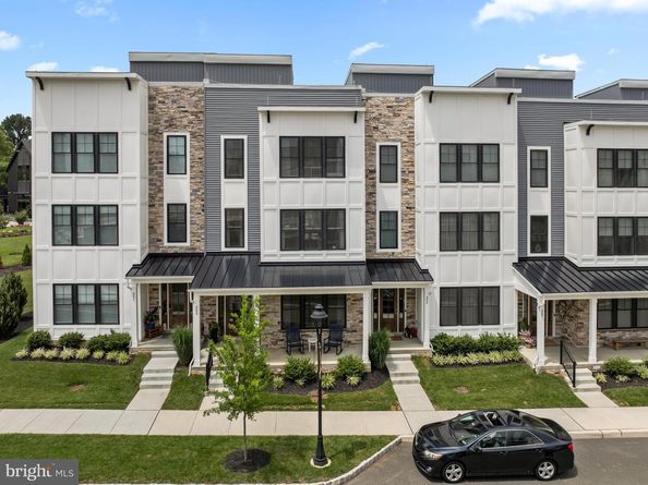 303 W Squire Drive, Newtown Square PA 19073