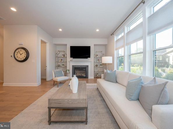 303 W Squire Drive, Newtown Square PA 19073