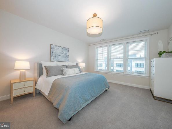 303 W Squire Drive, Newtown Square PA 19073