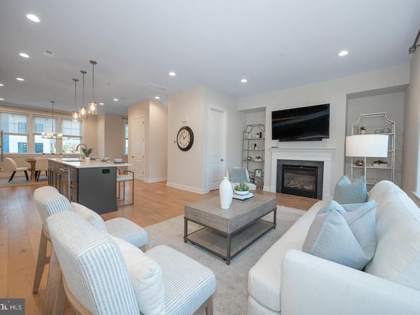 303 W Squire Drive, Newtown Square PA 19073