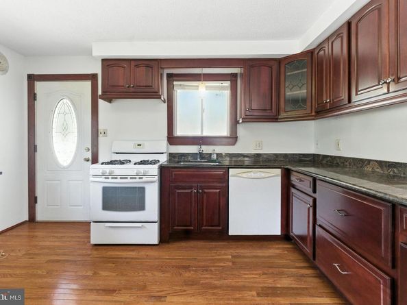 1000 Elmwood Avenue, Sharon Hill PA 19079