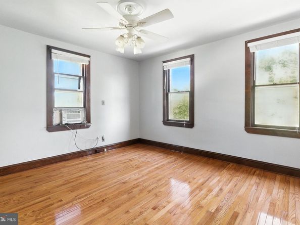 1000 Elmwood Avenue, Sharon Hill PA 19079