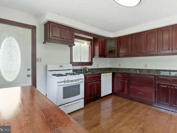 1000 Elmwood Avenue, Sharon Hill PA 19079