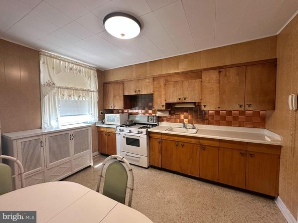 3438 Saint Vincent Street, Philadelphia PA 19149
