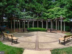 4862 Eisenhower Avenue 373, Alexandria VA 22304