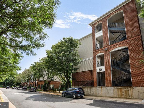 4862 Eisenhower Avenue 373, Alexandria VA 22304