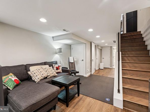 2106 S Garnet Street, Philadelphia PA 19145