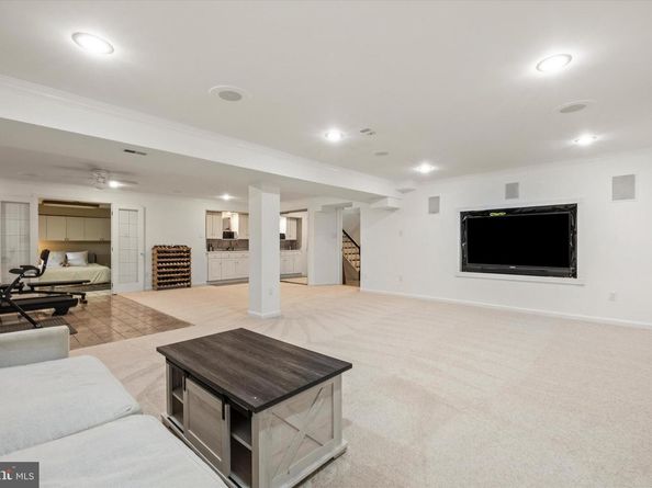 3405 Silver Maple Place, Falls Church VA 22042
