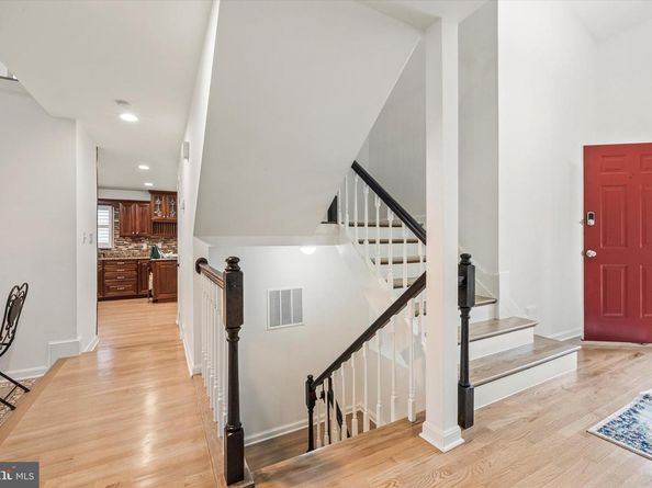 3405 Silver Maple Place, Falls Church VA 22042