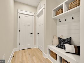 5707 9TH Street N, Arlington VA 22205
