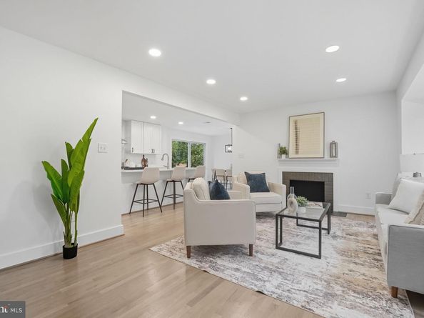 492 N Latham Street, Alexandria VA 22304