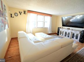 9274 Angus Place, Philadelphia PA 19114