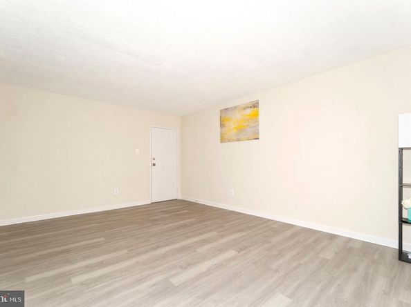 14 Halley Place SE 103, Washington DC 20032