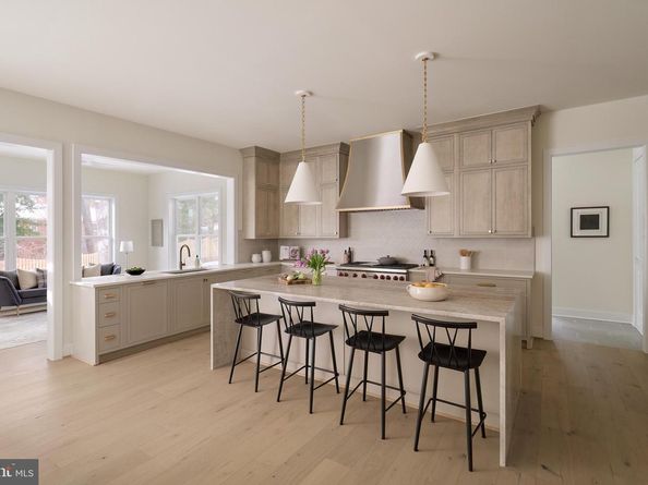 8619 Redwood, Vienna VA 22180