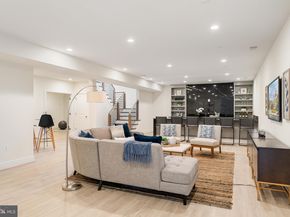 8619 Redwood, Vienna VA 22180