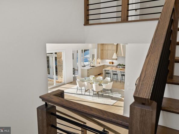 8619 Redwood, Vienna VA 22180