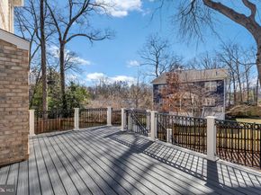 8619 Redwood, Vienna VA 22180