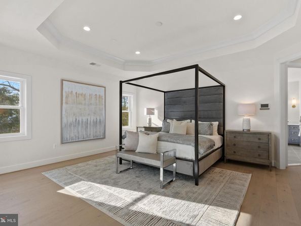 8619 Redwood, Vienna VA 22180