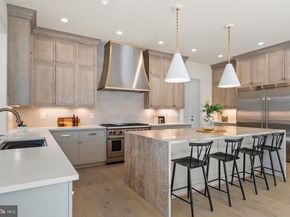 8619 Redwood, Vienna VA 22180