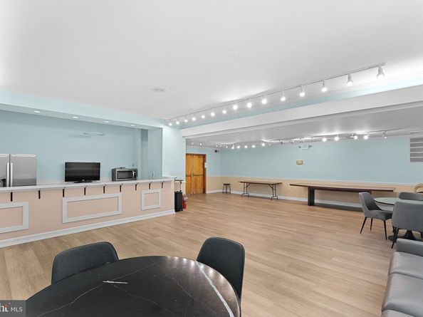 5340 Holmes Run Parkway 400, Alexandria VA 22304