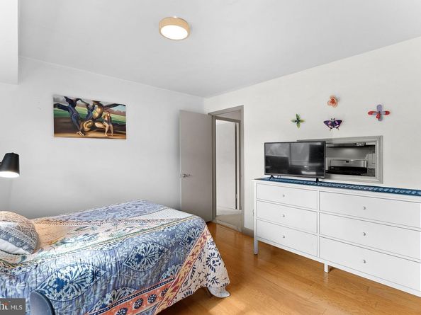 5340 Holmes Run Parkway 400, Alexandria VA 22304