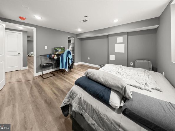 10712 Gainsborough Road, Potomac MD 20854