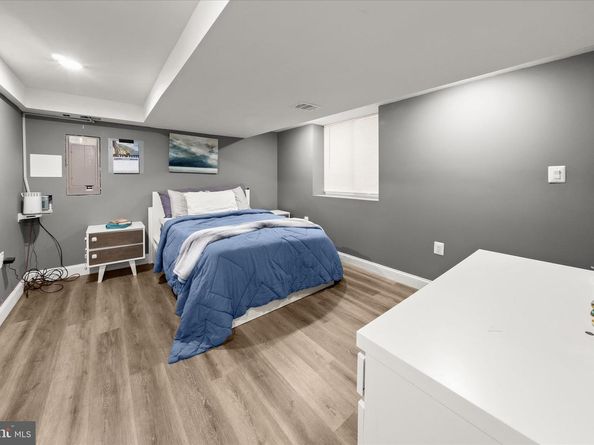 10712 Gainsborough Road, Potomac MD 20854