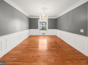 10712 Gainsborough Road, Potomac MD 20854