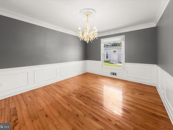 10712 Gainsborough Road, Potomac MD 20854