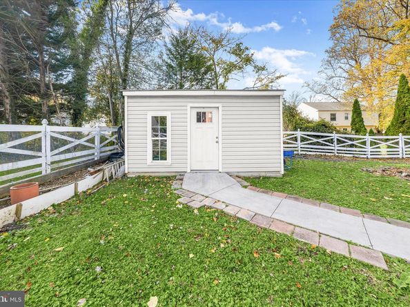 10712 Gainsborough Road, Potomac MD 20854