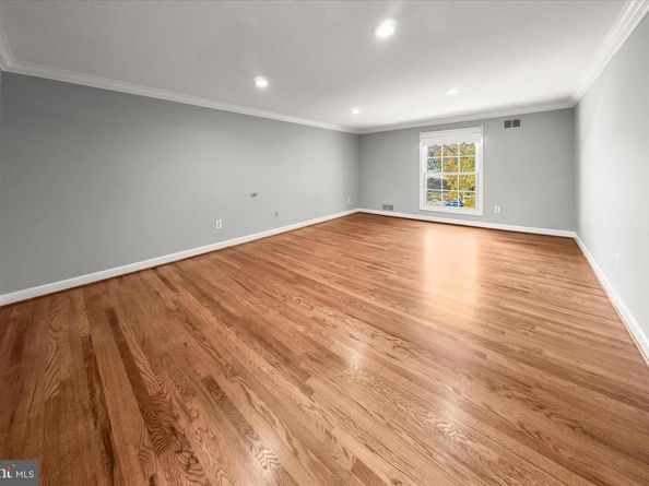 10712 Gainsborough Road, Potomac MD 20854