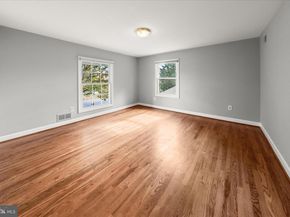 10712 Gainsborough Road, Potomac MD 20854