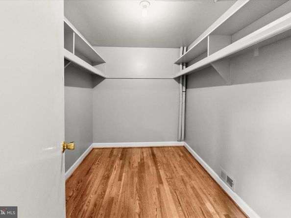 10712 Gainsborough Road, Potomac MD 20854