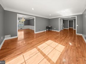 10712 Gainsborough Road, Potomac MD 20854