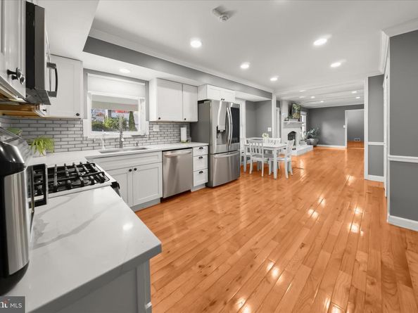 10712 Gainsborough Road, Potomac MD 20854