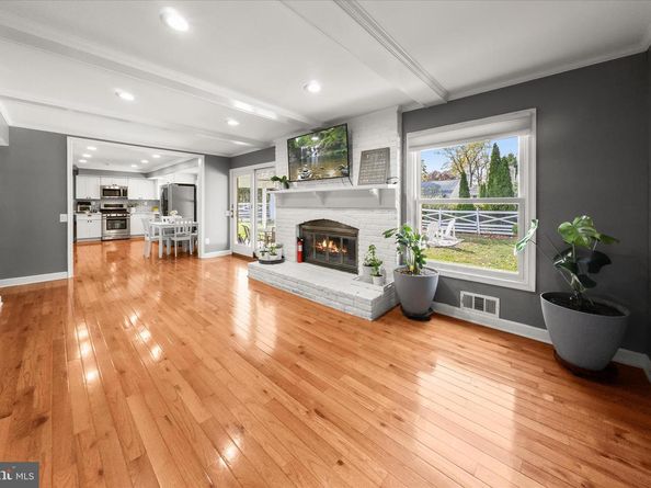 10712 Gainsborough Road, Potomac MD 20854