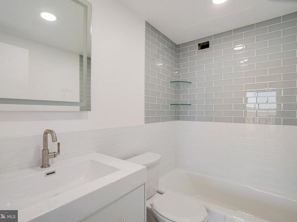 3245 Rio Drive 901, Falls Church VA 22041