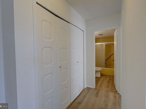 5225 Pooks Hill Road 911N, Bethesda MD 20814