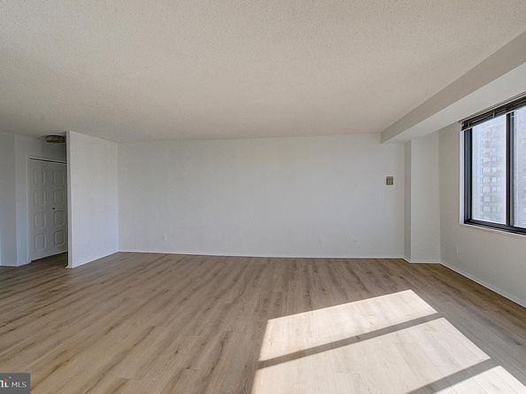 5225 Pooks Hill Road 911N, Bethesda MD 20814