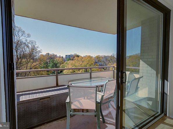 5225 Pooks Hill Road 911N, Bethesda MD 20814