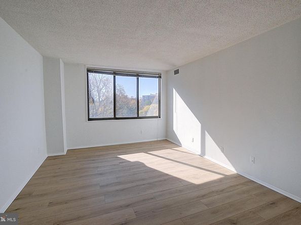 5225 Pooks Hill Road 911N, Bethesda MD 20814