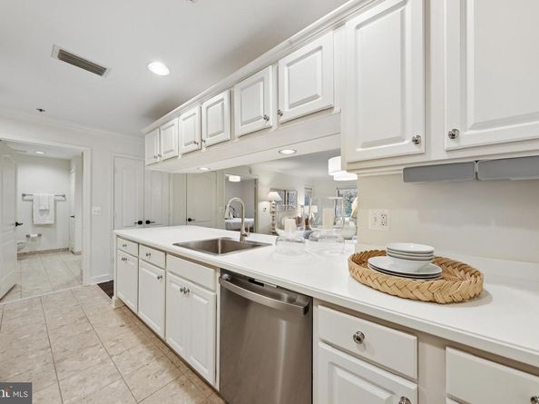 1050 N Stuart Street 229, Arlington VA 22201