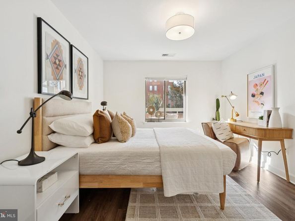 1050 N Stuart Street 229, Arlington VA 22201