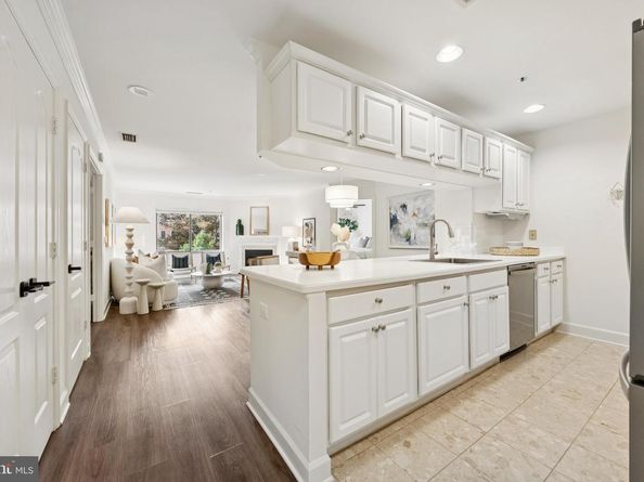 1050 N Stuart Street 229, Arlington VA 22201