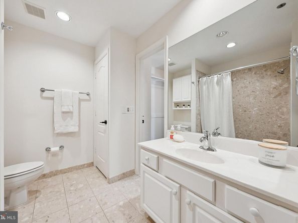 1050 N Stuart Street 229, Arlington VA 22201