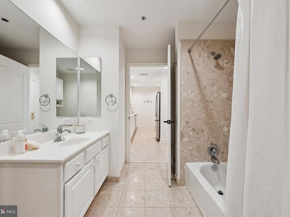 1050 N Stuart Street 229, Arlington VA 22201