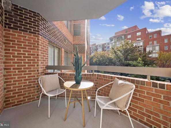 1050 N Stuart Street 229, Arlington VA 22201